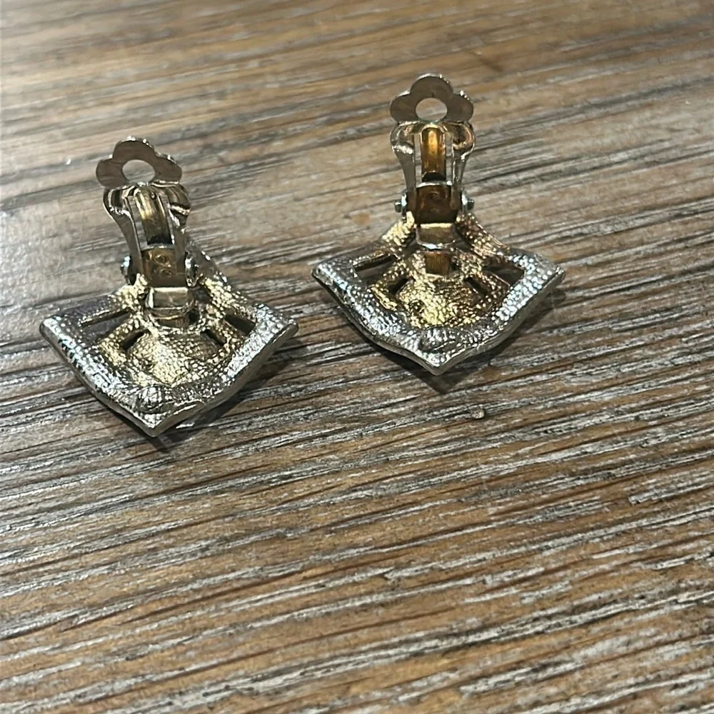 Vintage Clip On Earrings